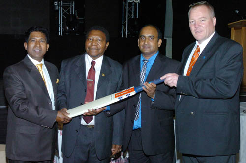 SKISA Trust - Tendulkar bat